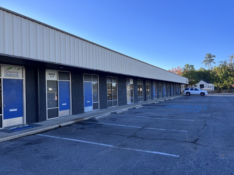 25 W Oxmoor Rd, Birmingham, AL for rent - Building Photo - Image 2 of 8