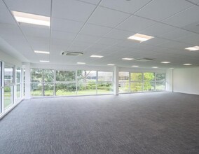 1720-1760 Solihull Pky, Birmingham to rent Interior Photo- Image 1 of 2