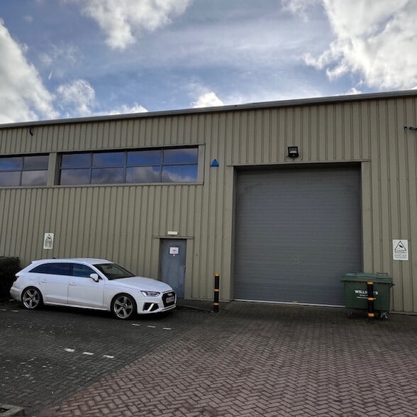 Newborough Rd, Burton On Trent to rent - Primary Photo - Image 1 of 2