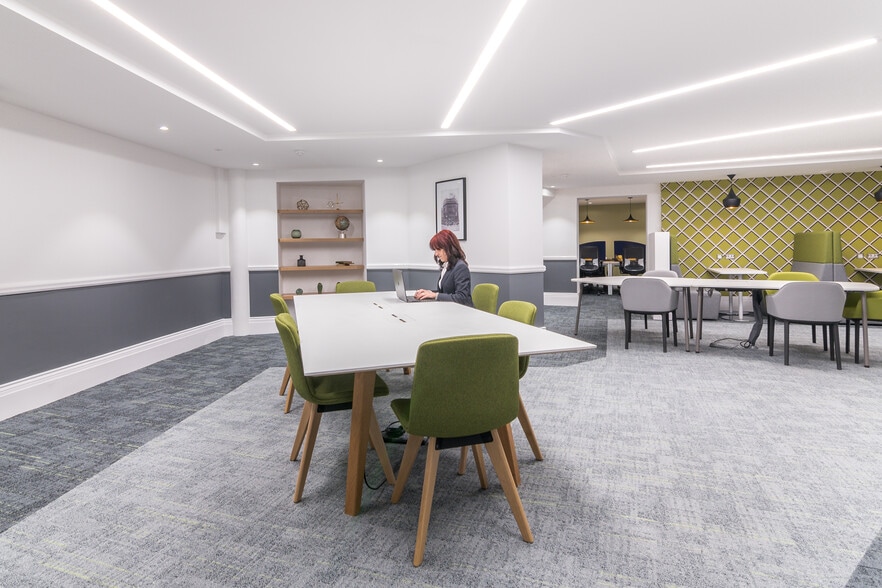 107-111 Fleet St, London to rent - Interior Photo - Image 3 of 10