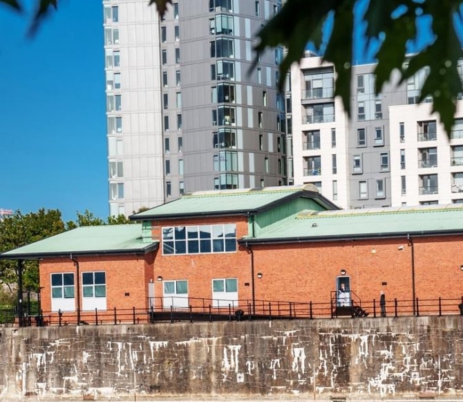112 Mariners Whar, Liverpool to rent - Primary Photo - Image 1 of 1