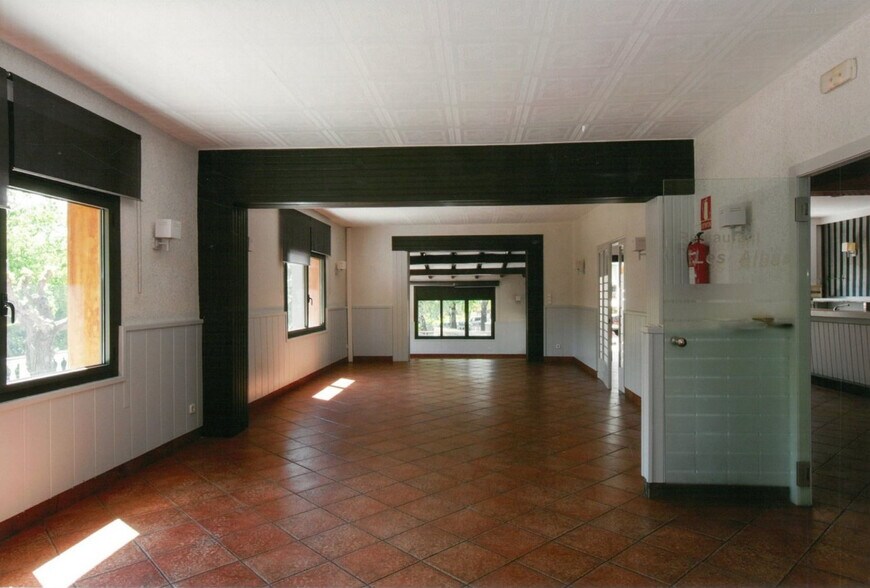 Retail in Campins, Barcelona to rent - Interior Photo - Image 2 of 6