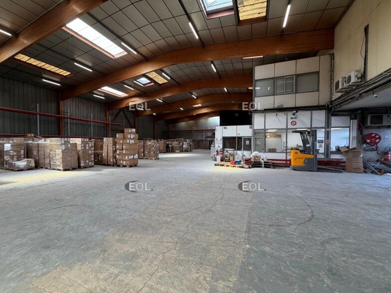 Industrial in Aulnay-sous-Bois to rent - Building Photo - Image 2 of 8