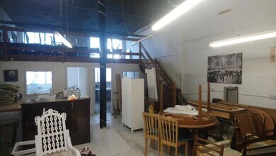 Mersey St, Stockport to rent Interior Photo- Image 1 of 10