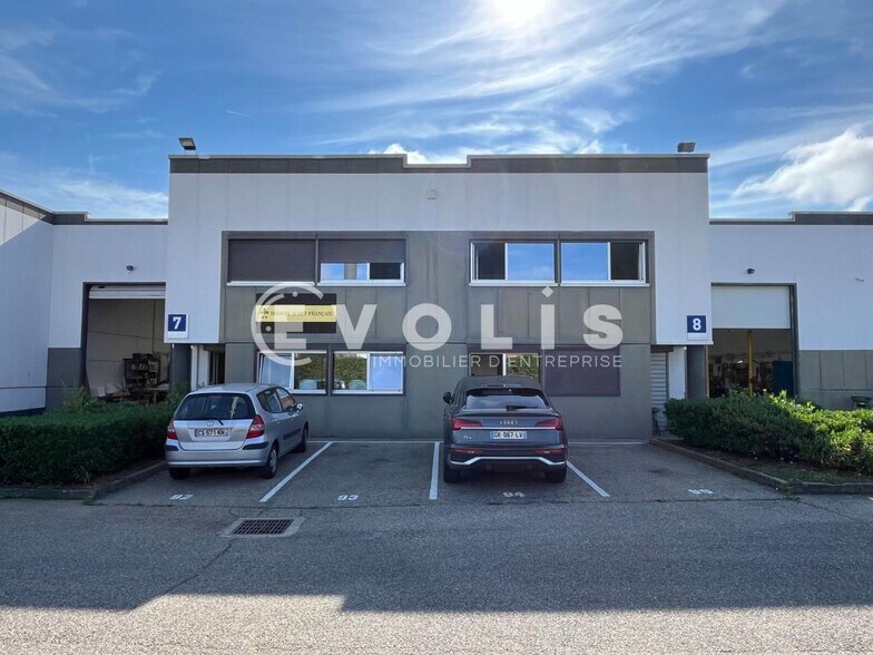 Light Industrial in Décines-Charpieu to rent - Building Photo - Image 3 of 72