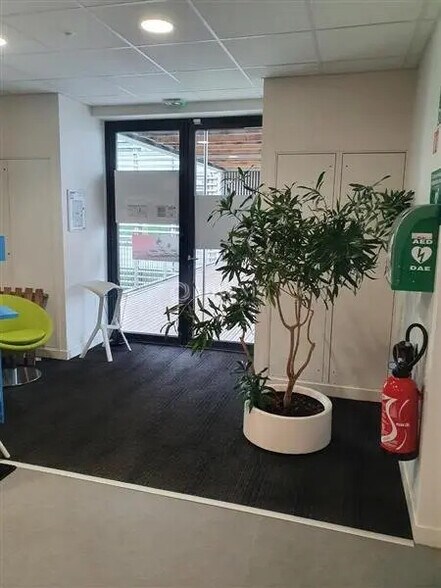 Office in Maxéville to rent - Lobby - Image 3 of 9