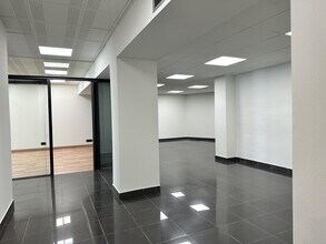Retail in Manresa, Barcelona to rent Interior Photo- Image 2 of 4