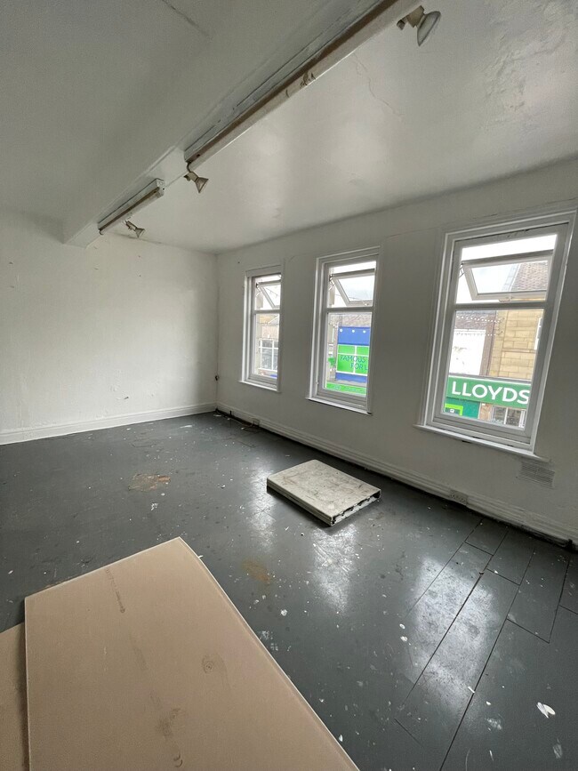 More details for 25-27 Peel St, Accrington - Retail to Rent