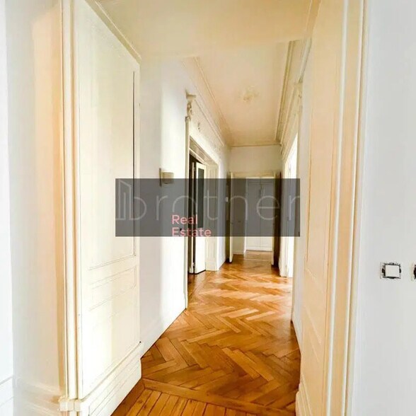 Office in Bordeaux to rent - Interior Photo - Image 3 of 6