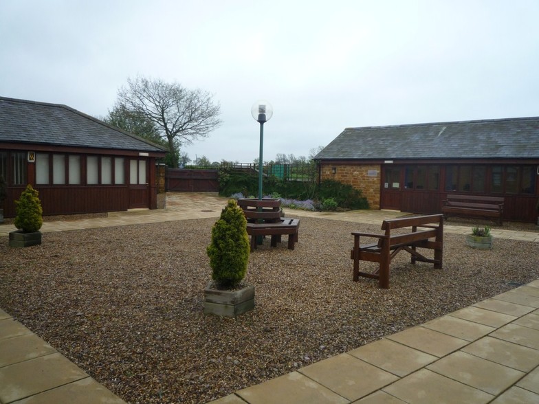 1-4 Lodge Barn Farm, Northampton for rent - Primary Photo - Image 1 of 9