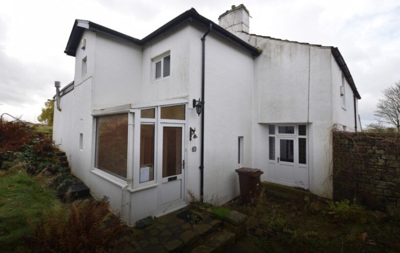 8 Birch Hall Ln, Barnoldswick for sale - Building Photo - Image 1 of 1