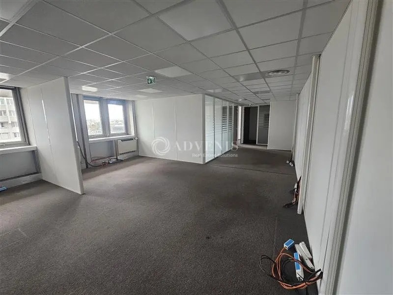 Location Bureaux 57 m² à 278 m² - Photo 1