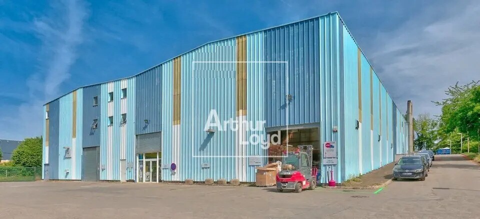 Office in Chilly-Mazarin to rent - Building Photo - Image 1 of 6