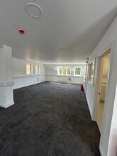 High St, Henley In Arden to rent Interior Photo- Image 1 of 6