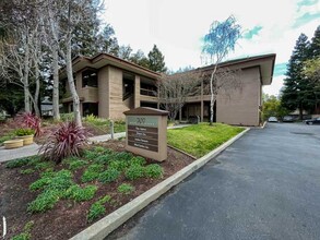 707 Menlo Ave, Menlo Park, CA for rent Building Photo- Image 1 of 4