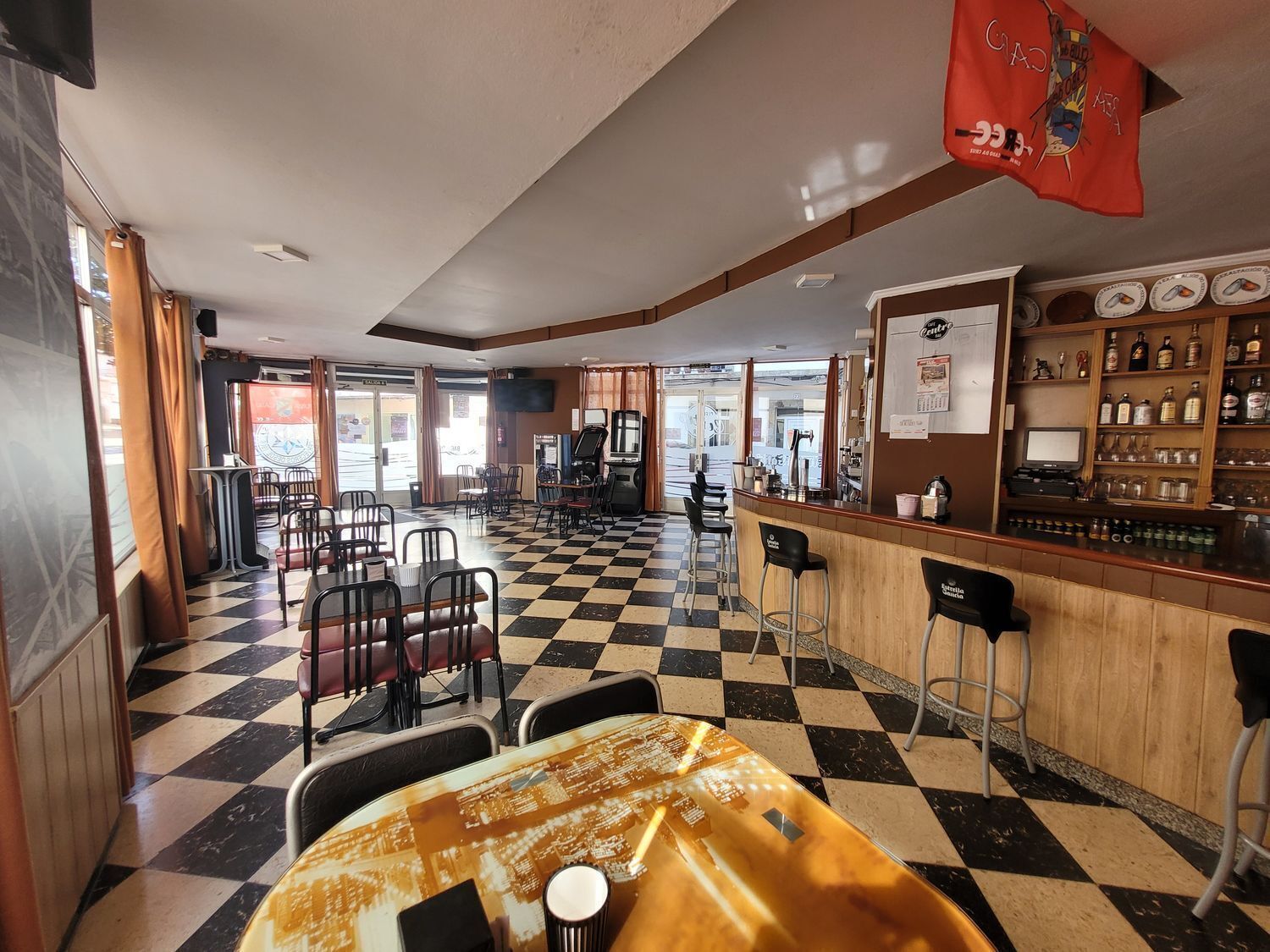 Retail in Boiro for sale Building Photo- Image 1 of 32