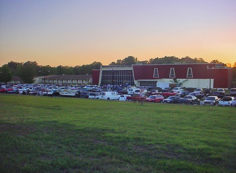 7711 US Highway 641, Gilbertsville, KY for sale - Primary Photo - Image 1 of 1