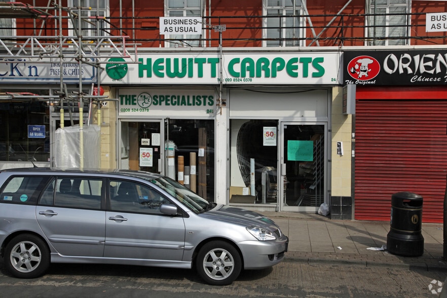 24-24A Hatch Ln, London to rent - Building Photo - Image 3 of 3