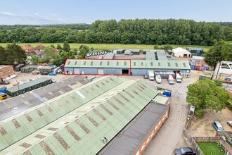 Oxford Rd, Gerrards Cross to rent Building Photo- Image 2 of 5
