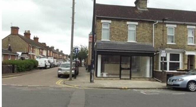 66 Iddesleigh Rd, Bedford for sale - Primary Photo - Image 1 of 1