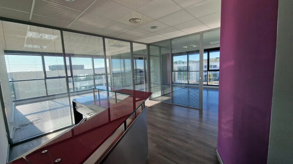 375 Avenue Du Mistral, La Ciotat for sale - Building Photo - Image 3 of 10