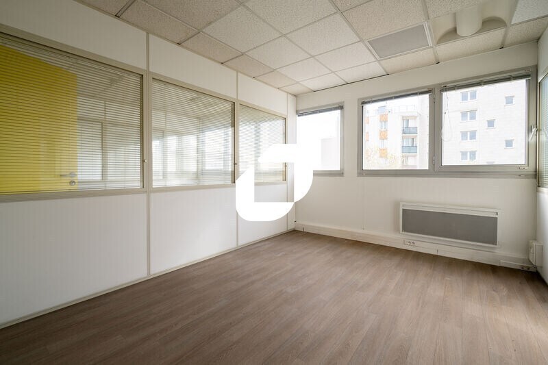 Office in Colombes to rent - Interior Photo - Image 2 of 27
