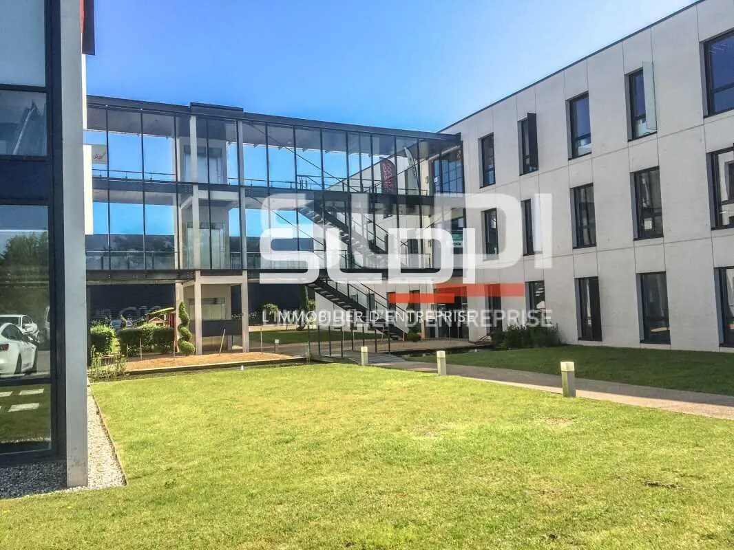 Office in Saint-Priest to rent Building Photo- Image 1 of 9