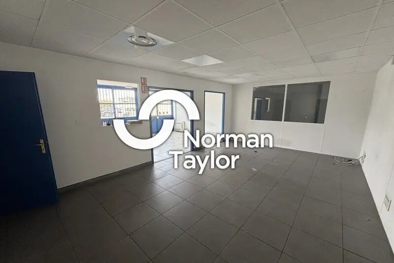 Light Industrial in Montpellier to rent - Interior Photo - Image 3 of 6