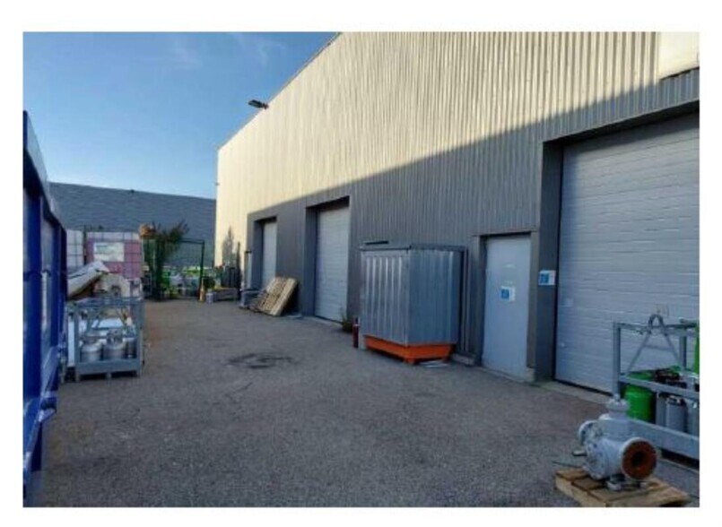 3 Rue Paul Rieupeyroux, Saint-Priest to rent - Building Photo - Image 3 of 10