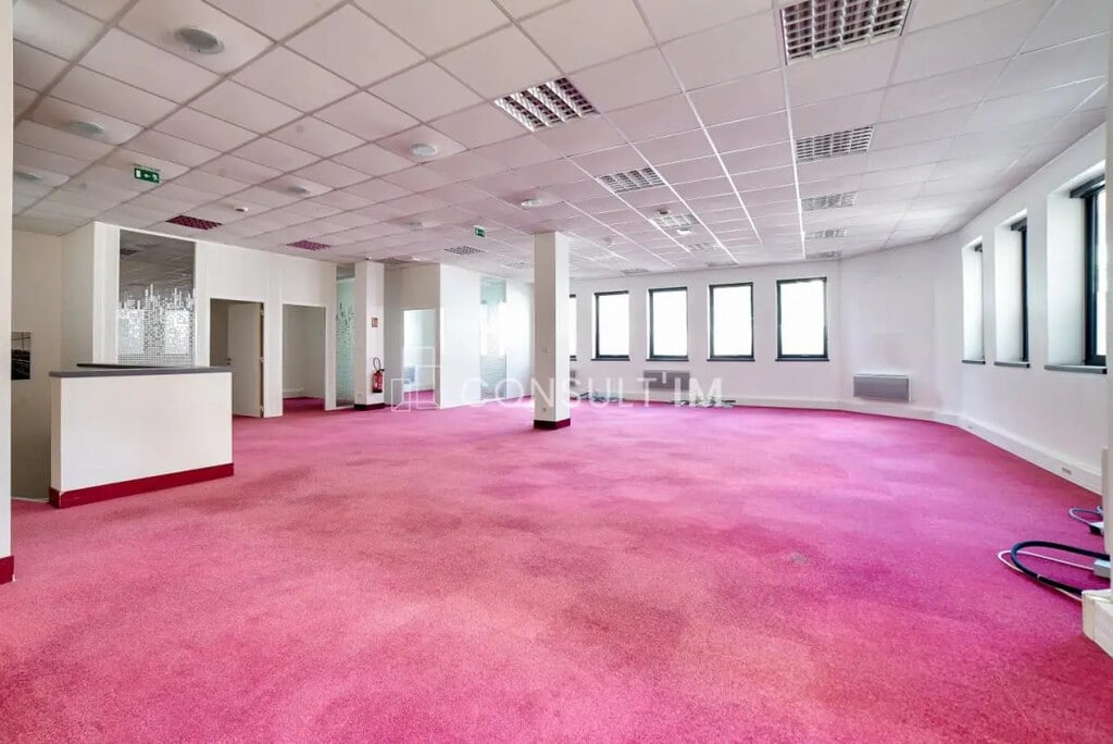 Vente Bureaux 569 m² - Photo 1
