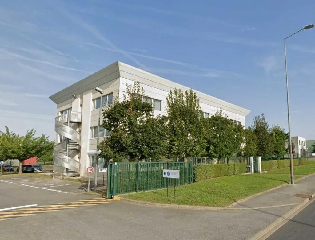 Location Bureaux 400 m² - Photo 1