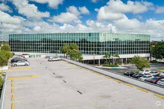 2701 W Oakland Park Blvd, Oakland Park, FL for sale Primary Photo- Image 1 of 1