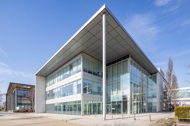 More details for 252 Bath Rd, Slough - Office to Rent