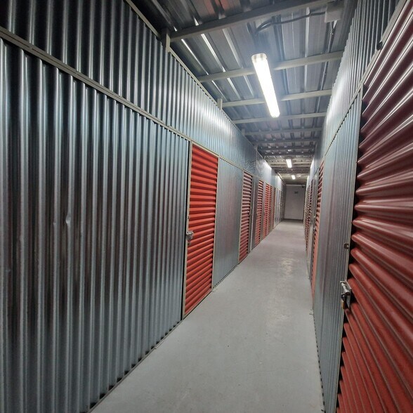 Industrial in Fuenlabrada, Madrid for sale - Interior Photo - Image 2 of 21