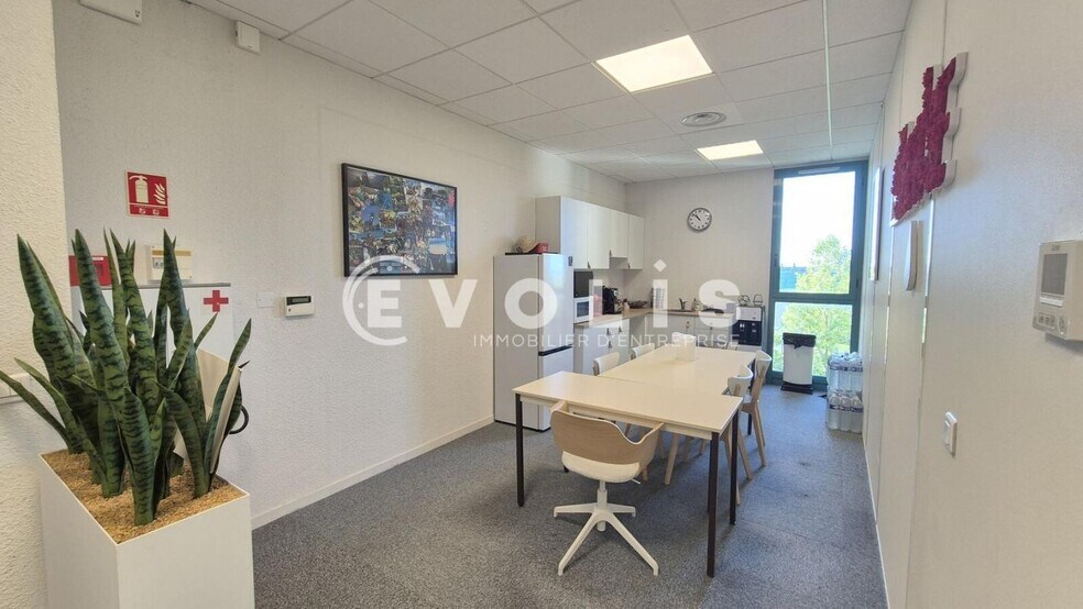 Office in Serris to rent - Interior Photo - Image 2 of 10