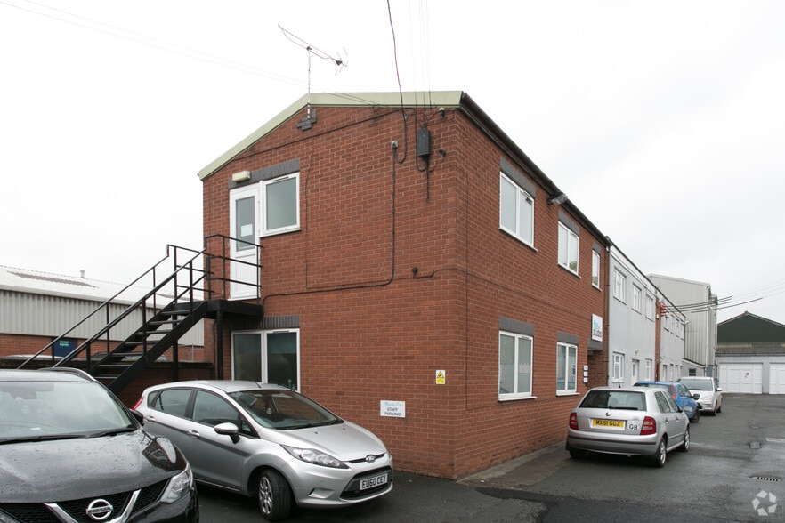 Plough Ln, Hereford to rent - Primary Photo - Image 1 of 13