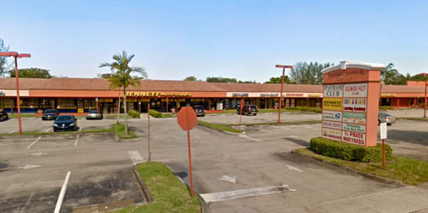 5200-5400 N University Dr, Lauderhill, FL for rent - Building Photo - Image 1 of 5