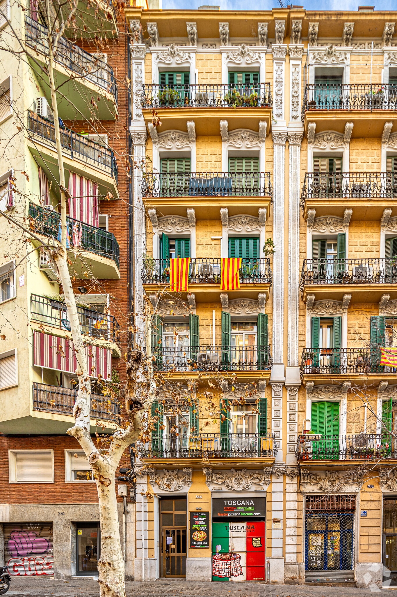 Retail in Barcelona, Barcelona to rent Primary Photo- Image 1 of 2