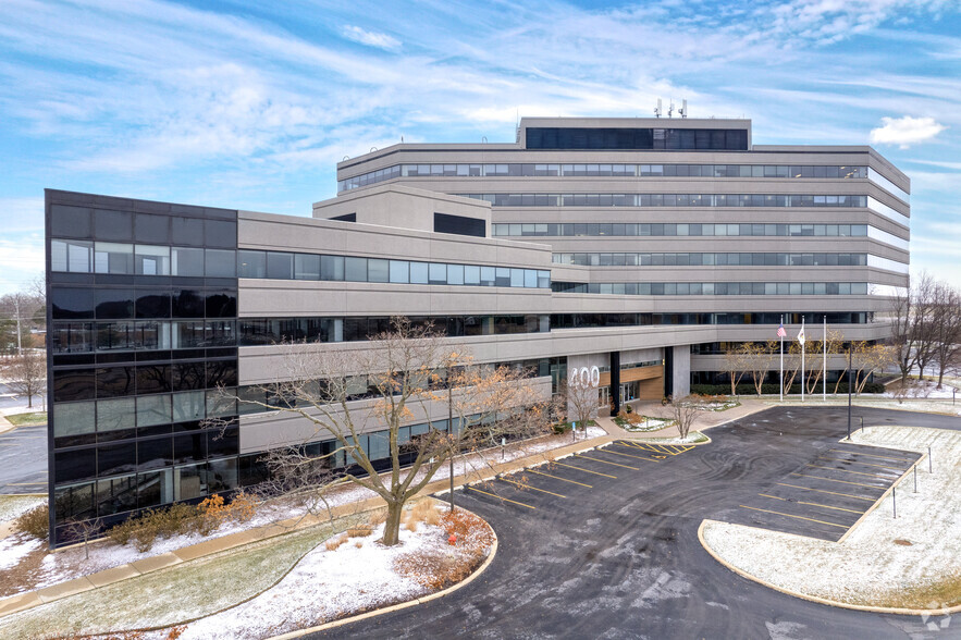 400 Skokie Blvd, Northbrook, IL for rent - Building Photo - Image 1 of 25