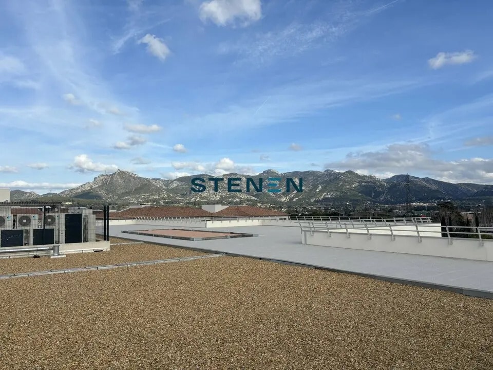 Office in Aubagne to rent Aerial- Image 1 of 3