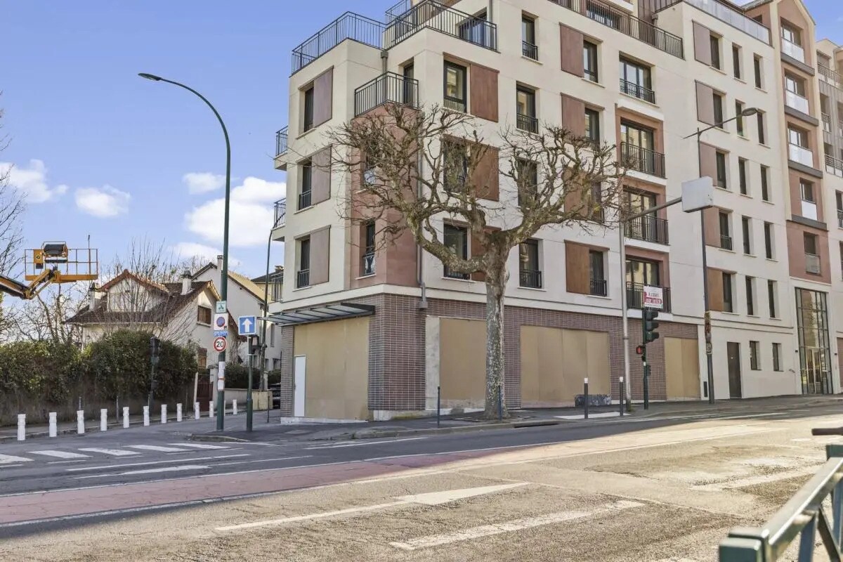 166 Boulevard De Strasbourg, Nogent-sur-Marne to rent Building Photo- Image 1 of 26