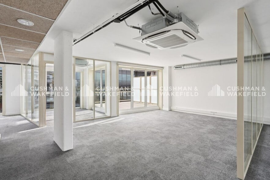 77 Rue Jean Bleuzen, Vanves to rent - Building Photo - Image 3 of 14