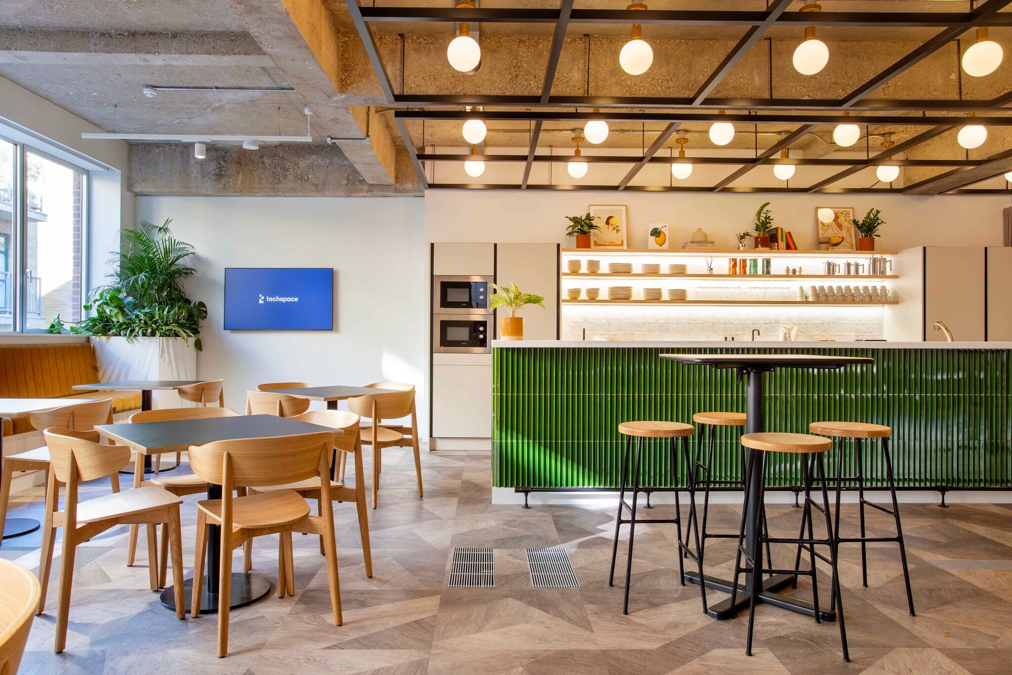 132-140 Goswell Rd, London to rent Interior Photo- Image 1 of 1