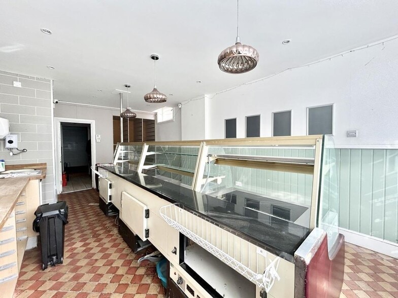 25 Chapel St, Bridlington for sale - Building Photo - Image 2 of 32