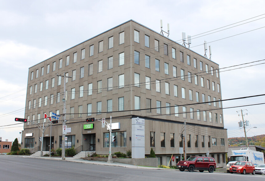 1640-1650 Rue King O, Sherbrooke, QC for rent - Building Photo - Image 2 of 2