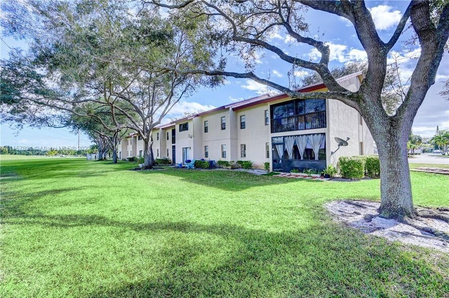 7941 Southgate Blvd, North Lauderdale, FL for sale - Building Photo - Image 1 of 46