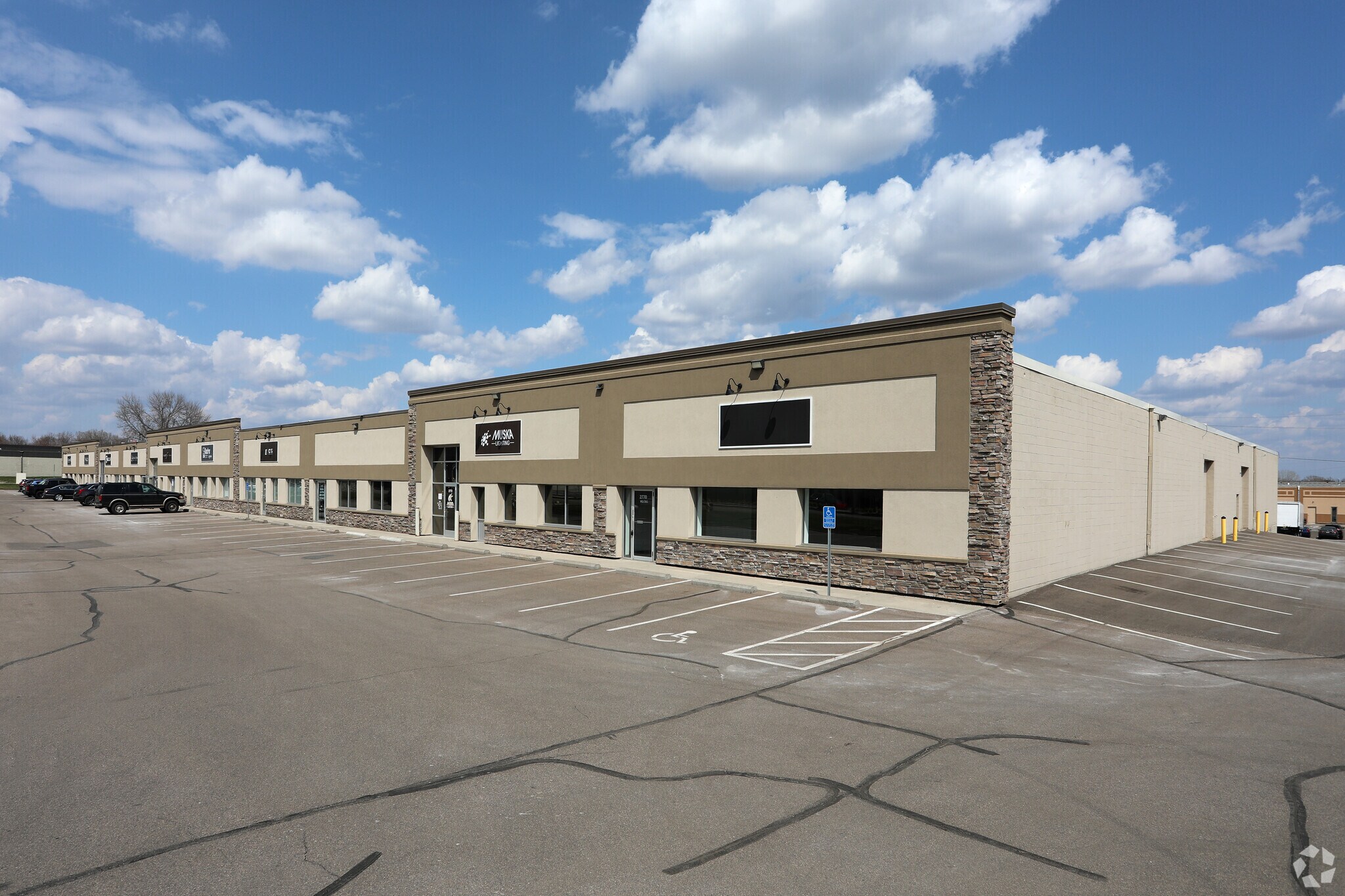2770-2812 Fairview Ave N, Roseville, MN to rent Primary Photo- Image 1 of 5