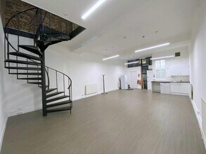 28 Hanbury St, London to rent Interior Photo- Image 2 of 11