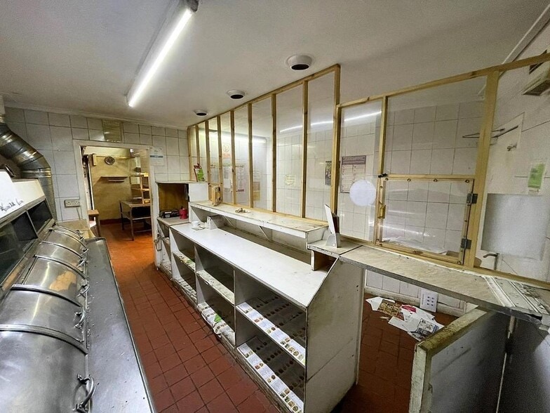 5 Bishops Ct, Kennoway to rent - Building Photo - Image 3 of 7