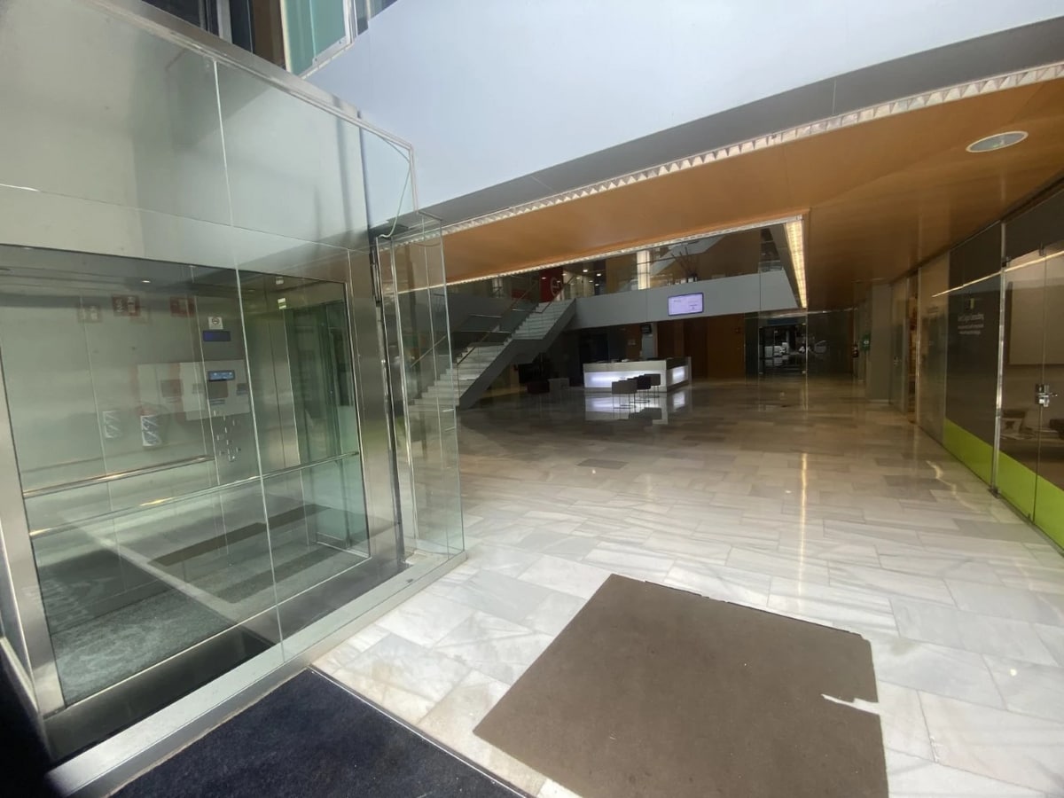 Avinguda de les Corts Catalanes, 8, Sant Cugat del Vallès, BAR 08173 - - - Lobby - Image 1 of 2